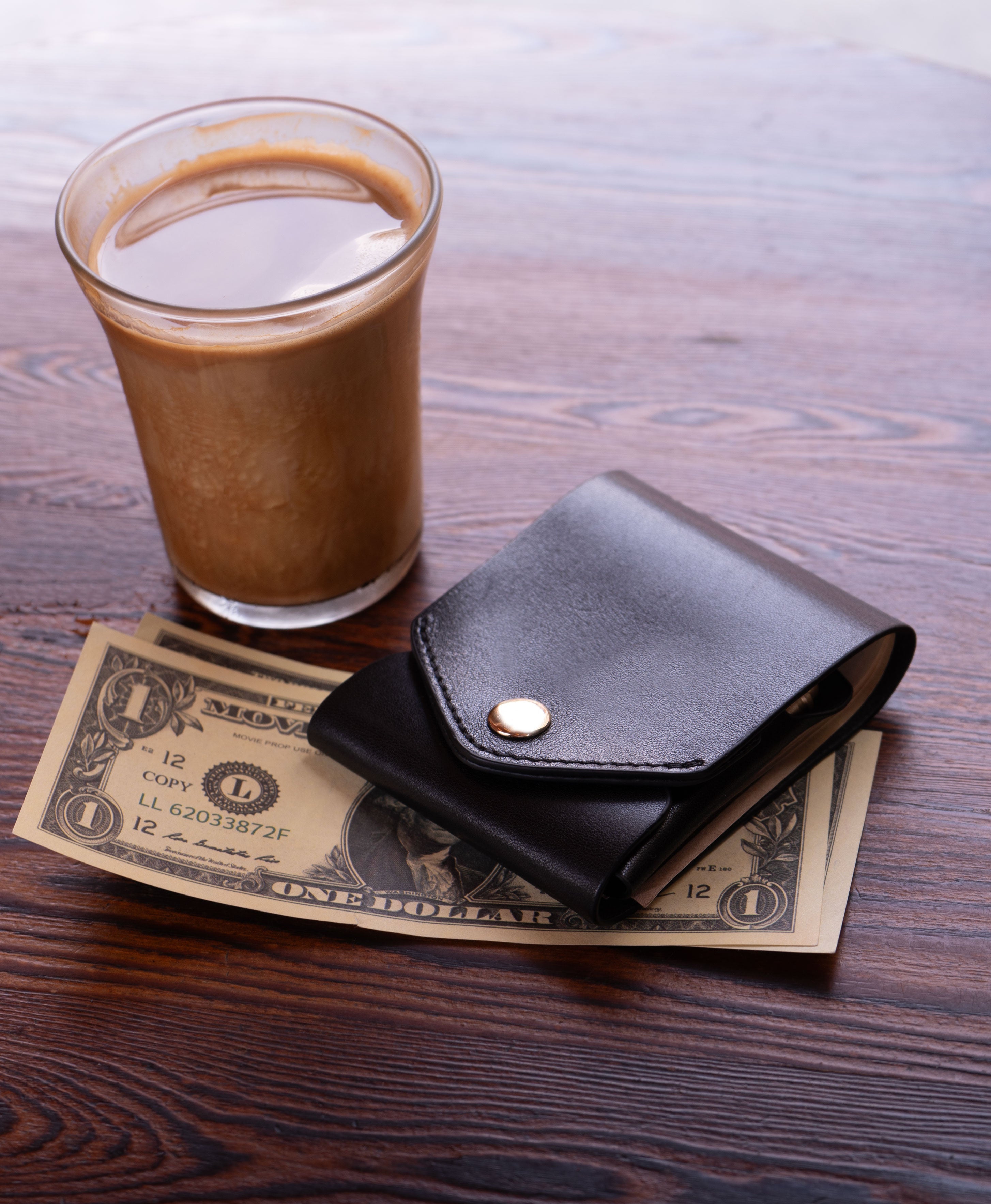 Kakavy Slim Leather Wallet with Pen Slot – Handcrafted Full-Grain EDC Wallet