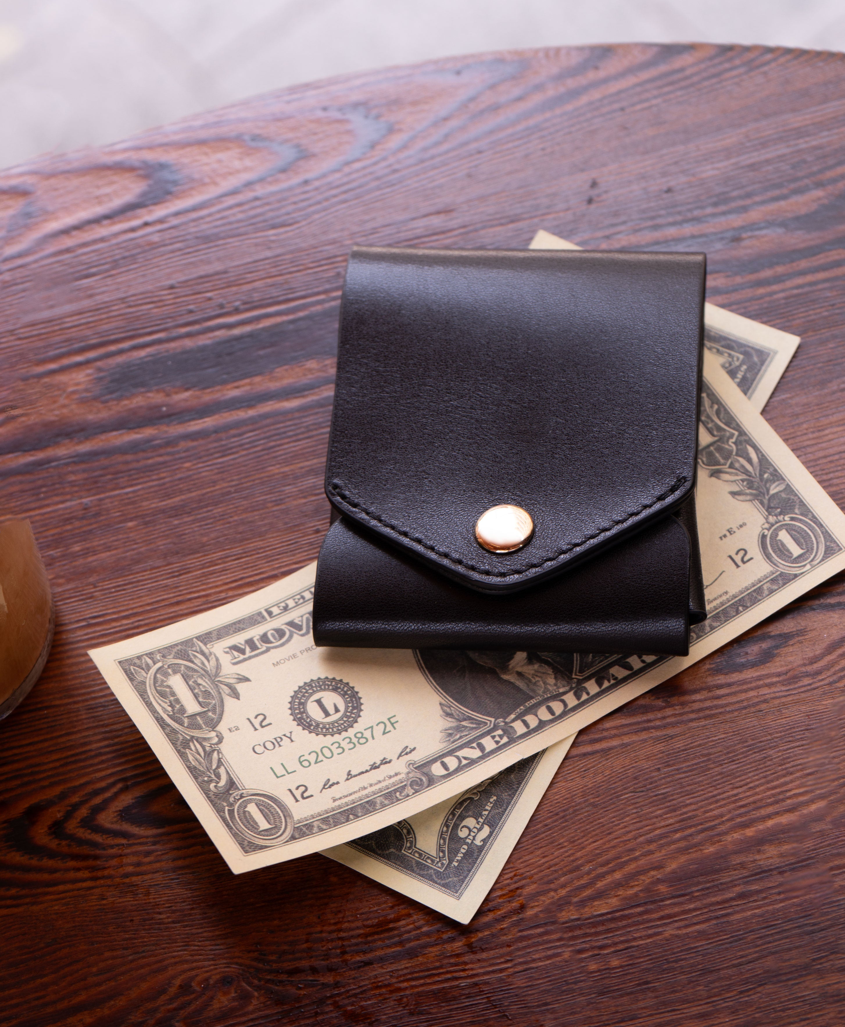 Kakavy Slim Leather Wallet with Pen Slot – Handcrafted Full-Grain EDC Wallet