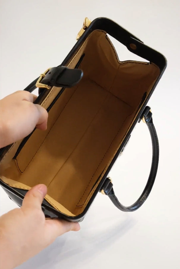 Vintage Frame Lock Leather Doctor Handbag