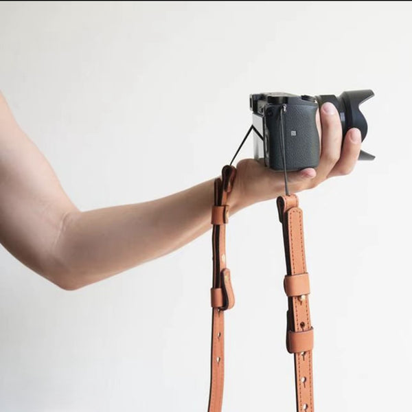 Top‑grain leather stress‑relief camera strap