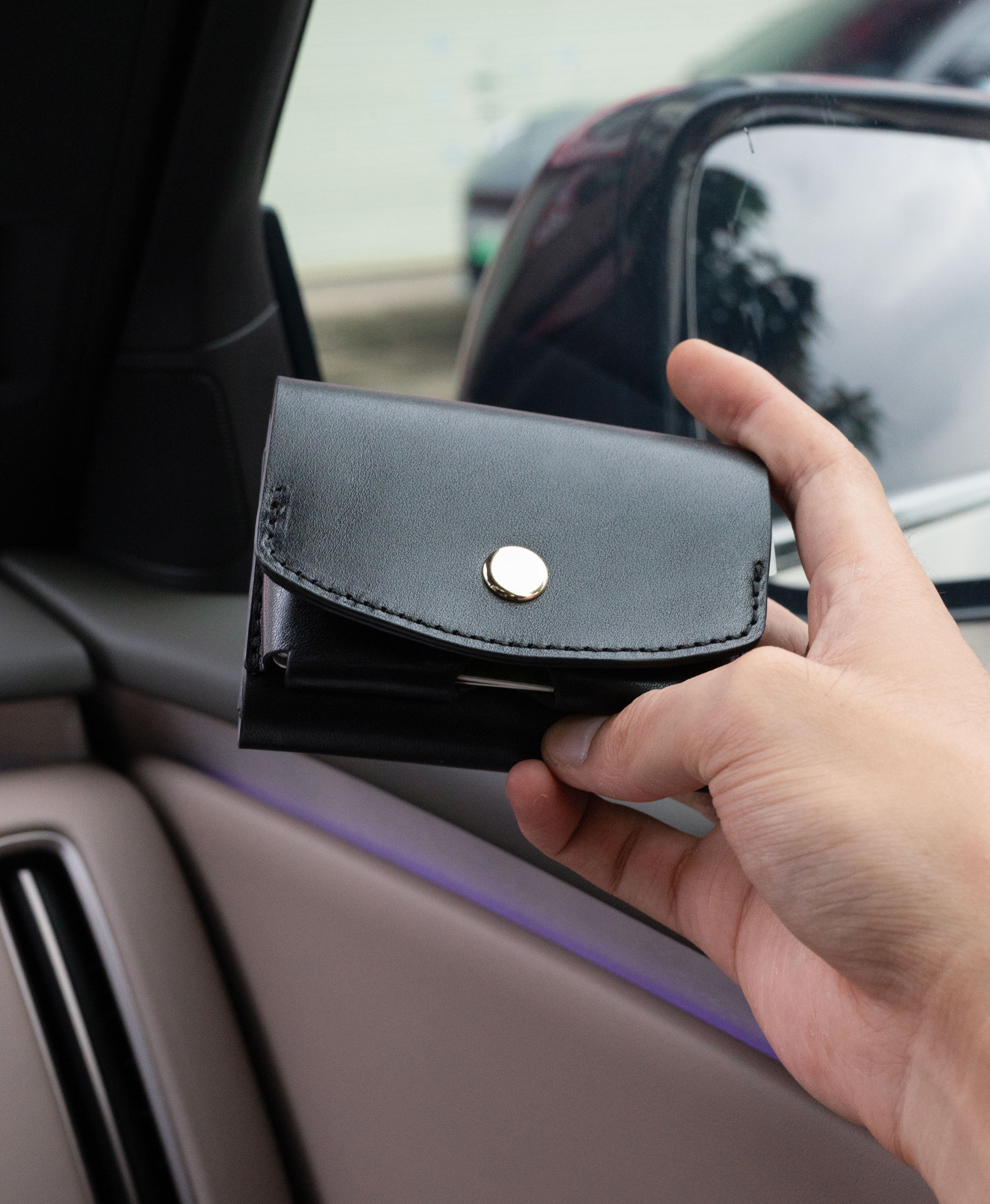 Handmade Full-Grain Saddle Leather Trifold Wallet - Black