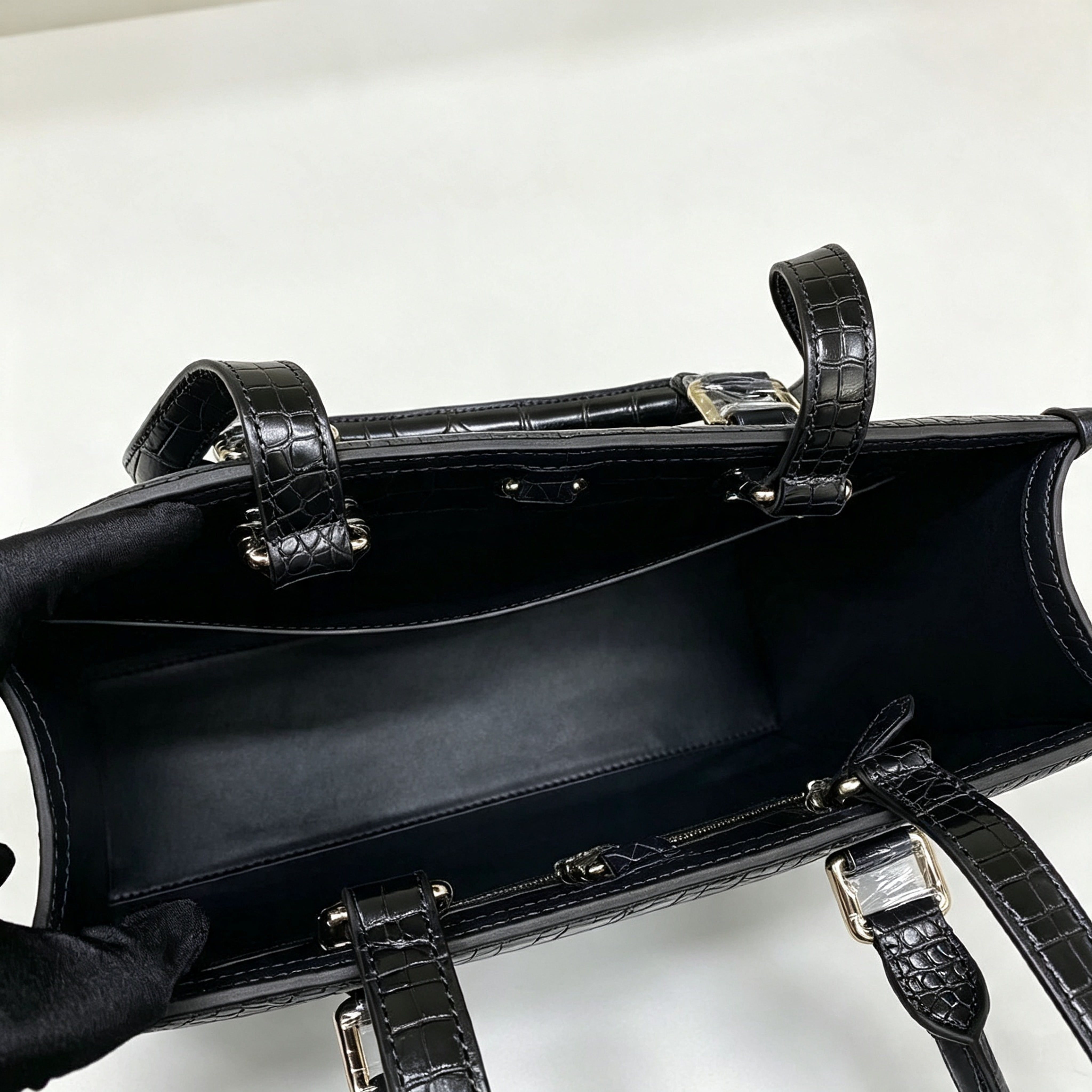 Luxury Croc-Embossed Tote Handbag