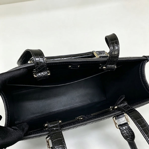 Luxury Croc-Embossed Tote Handbag