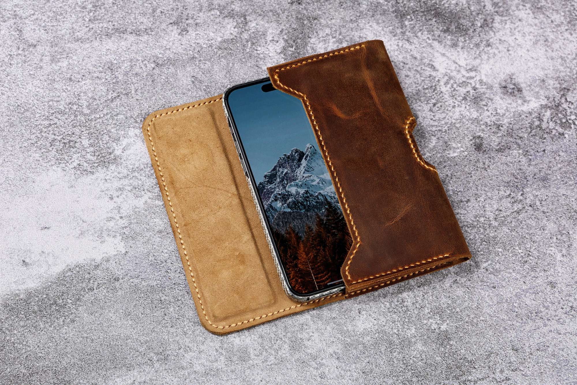 Personalized leather cell phone holster , belt clip on phone case for iPhone 17 16 15 14 13 Pro , brown leather iPhone holster Z03-IP05HS